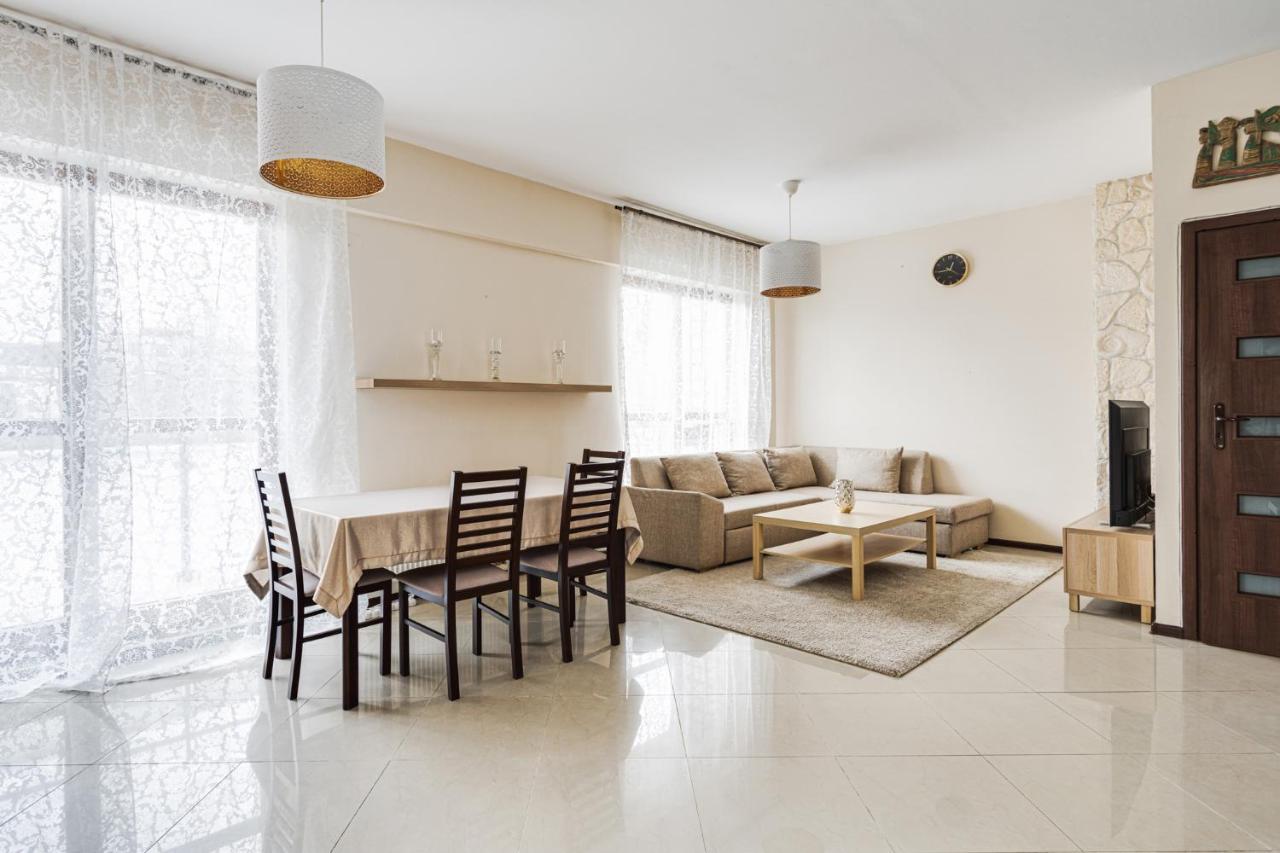 Apartamento Apartament Wiktoria Wilanow Varsovia Exterior foto